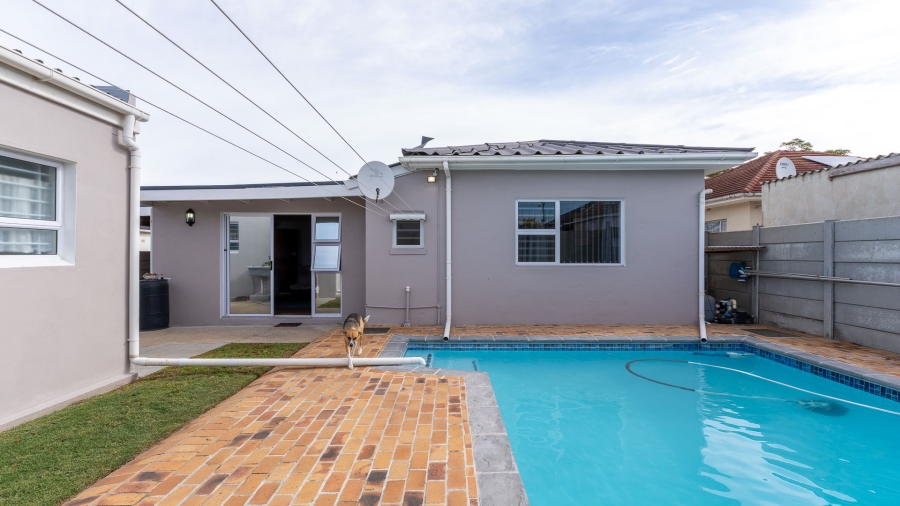 4 Bedroom Property for Sale in Churchill Estate Western Cape